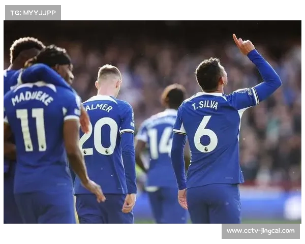 泰勒早早吃红牌 阿贾克斯对阵切尔西时少一人作战遭遇困境 泰勒早早吃红牌 阿贾克斯对阵切尔西时少一人作战遭遇困境